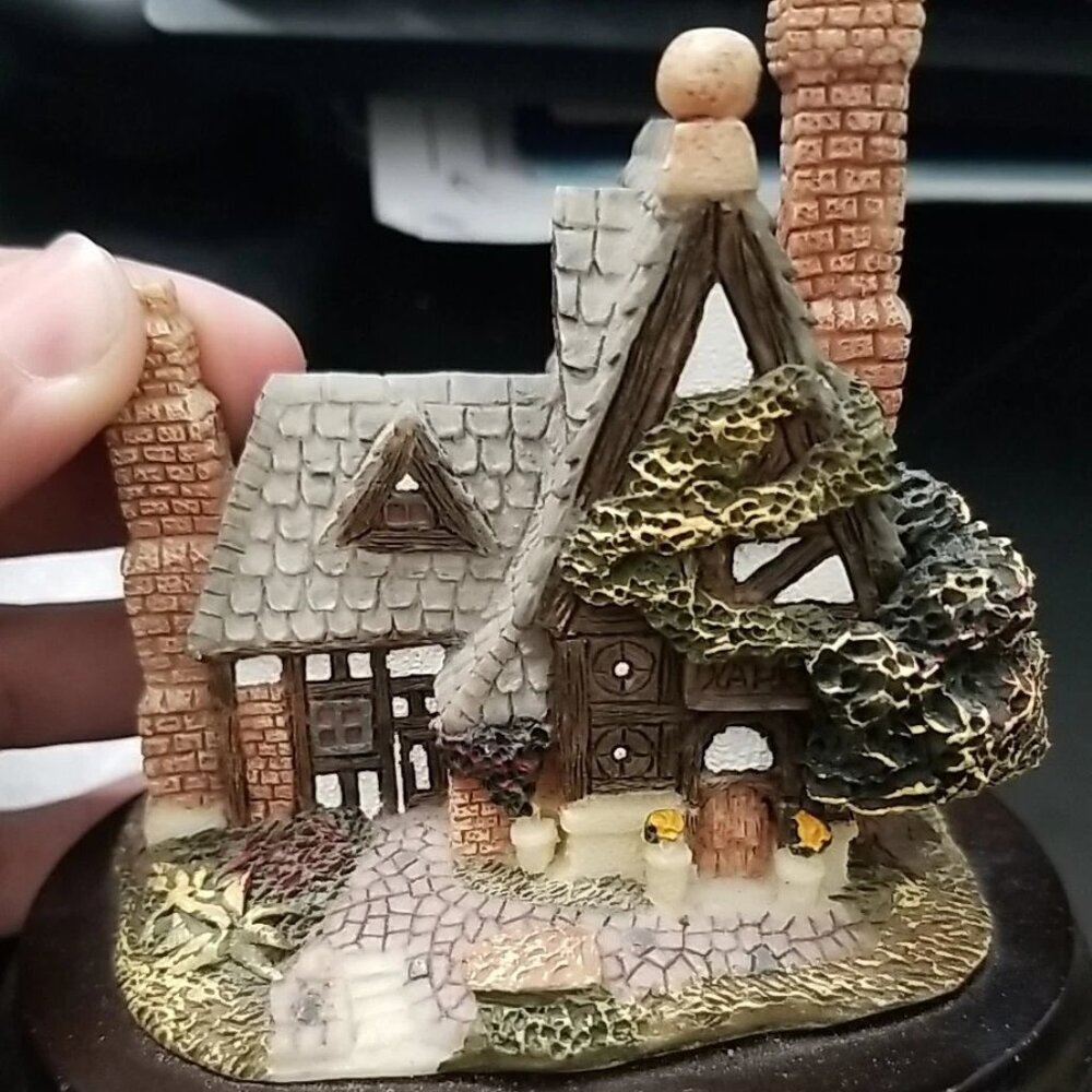 Vintage Ceramic 4" Cottage Village House